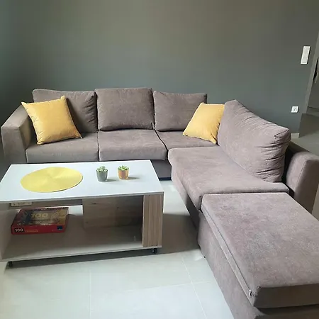 Daire New Modern 2 Bd Flat Just Steps To *