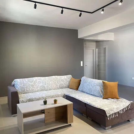 Daire New Modern 2 Bd Flat Just Steps To *