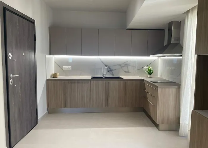 New Modern 2 Bd Flat Just Steps To Διαμέρισμα *
