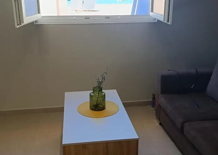 New Modern 2 Bd Flat Just Steps To Апартаменты *