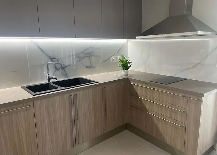 New Modern 2 Bd Flat Just Steps To Апартаменты